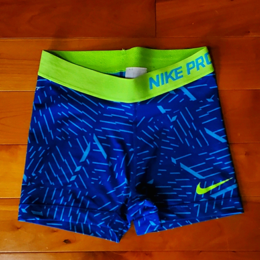 Womens nike pro